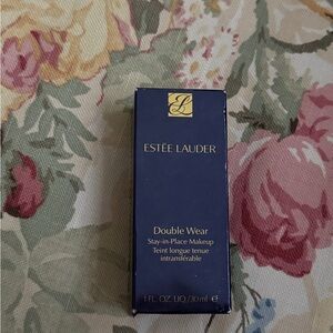 Estee Lauder Double Wear Stay-in-Place 1W2
